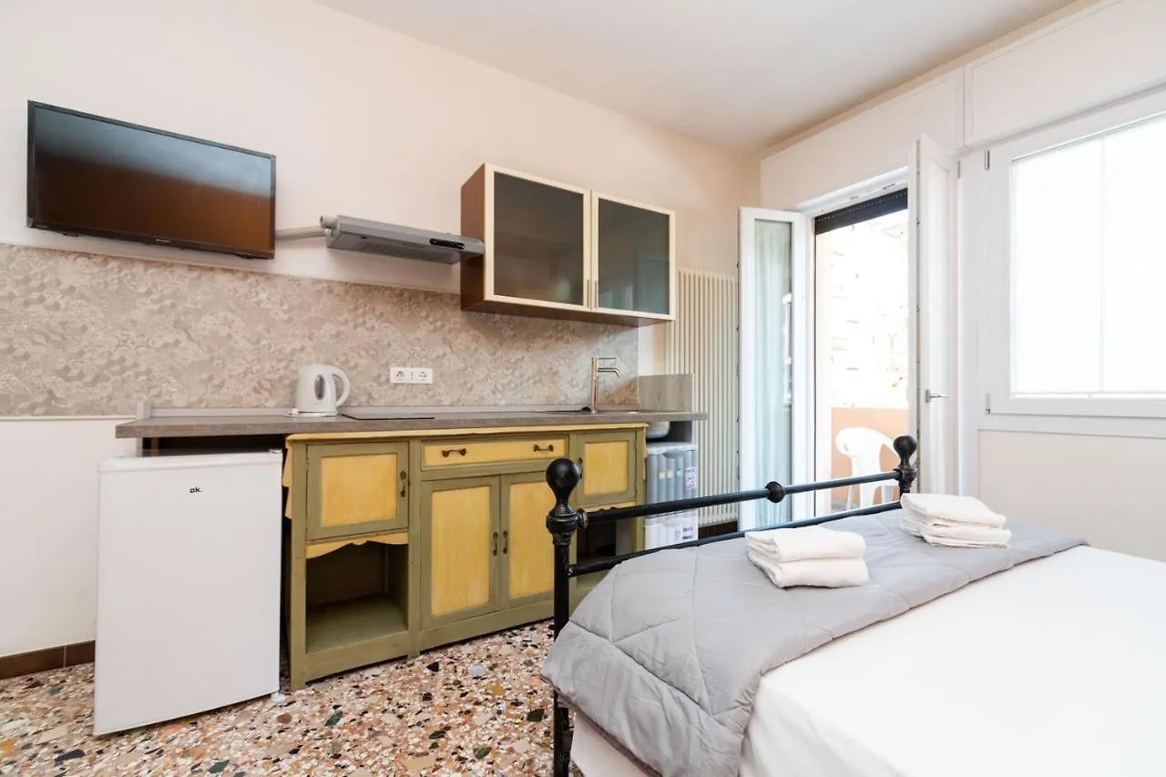 Monti Guesthouse Mestre