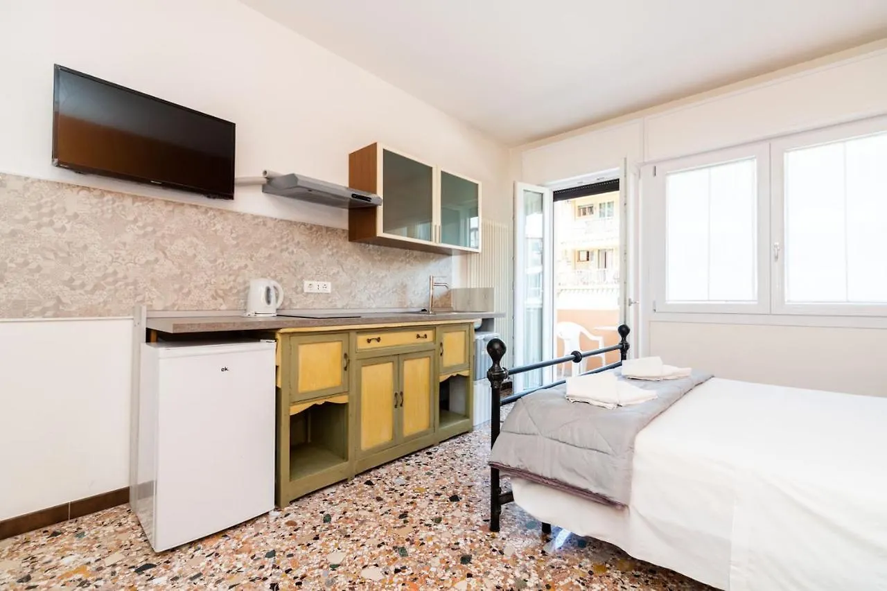 Monti Guesthouse Mestre 0*,