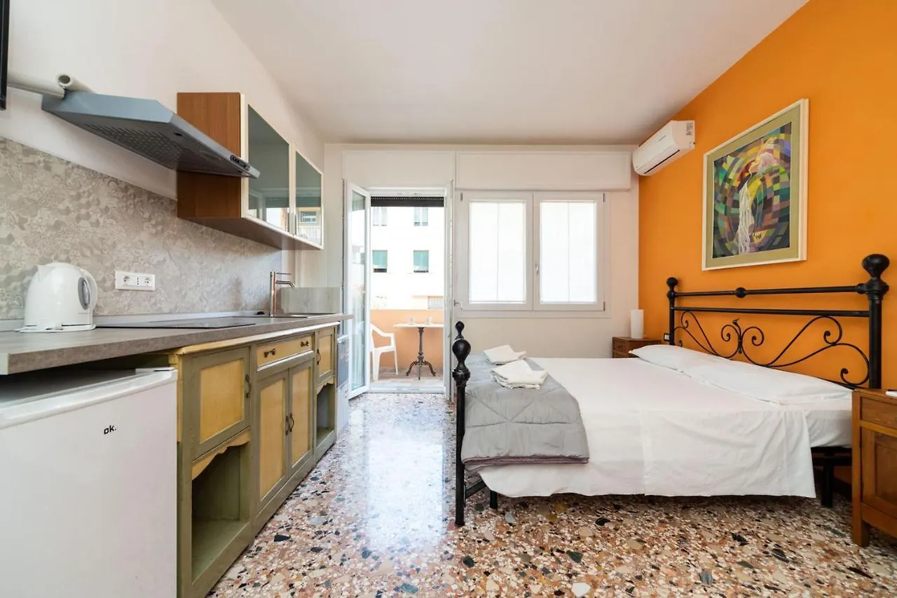 Monti Guesthouse Mestre 0*,